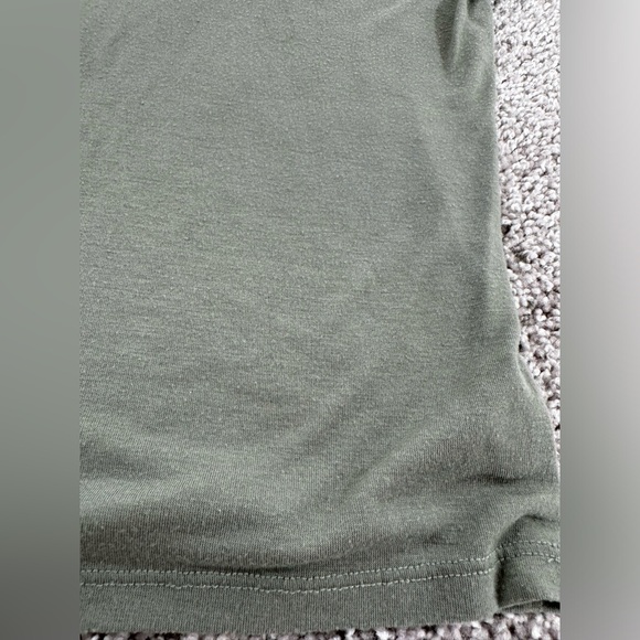 Crop Top - Picture 2 of 8